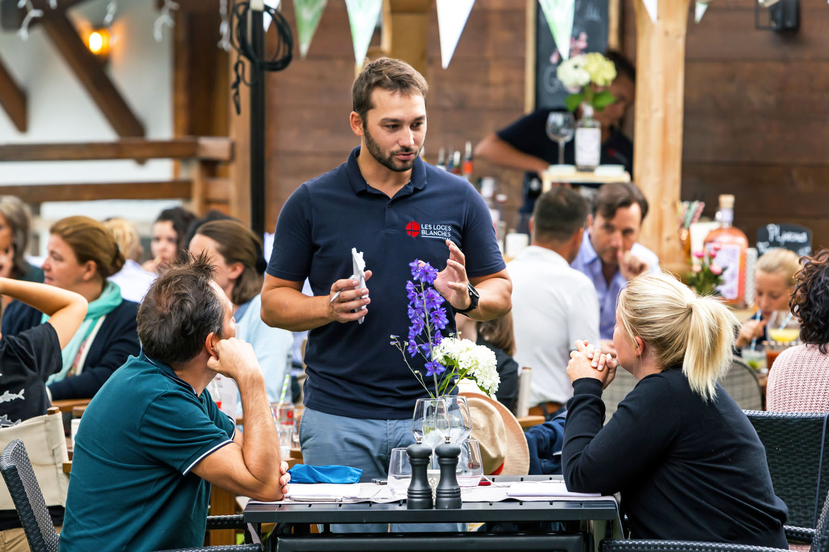 Terrasses Les Loges Blanches barbecue party