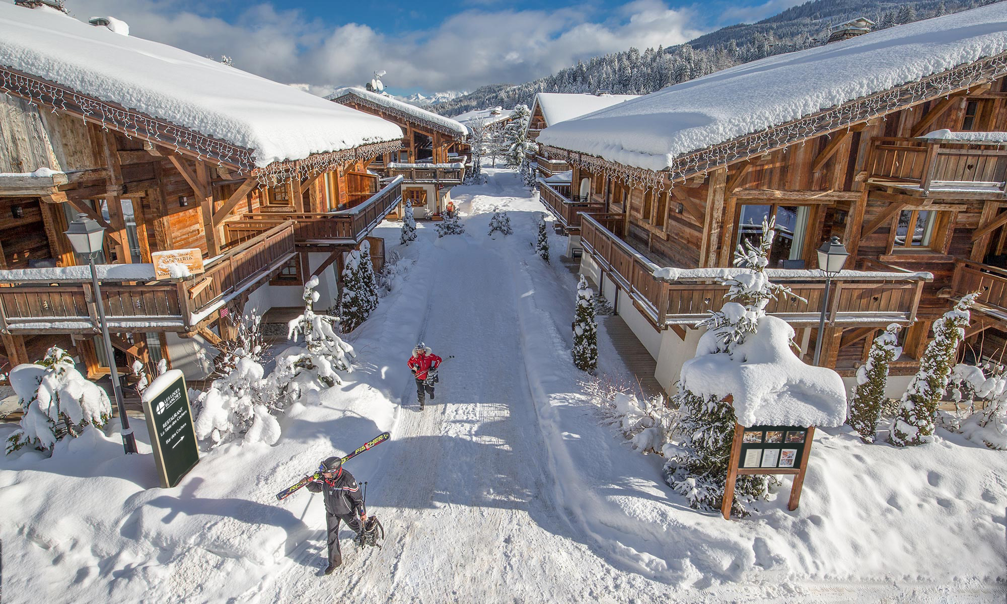 Les Loges Blanches hôtel 4 étoiles un authentique hameau savoyard au cœur du village de Megève